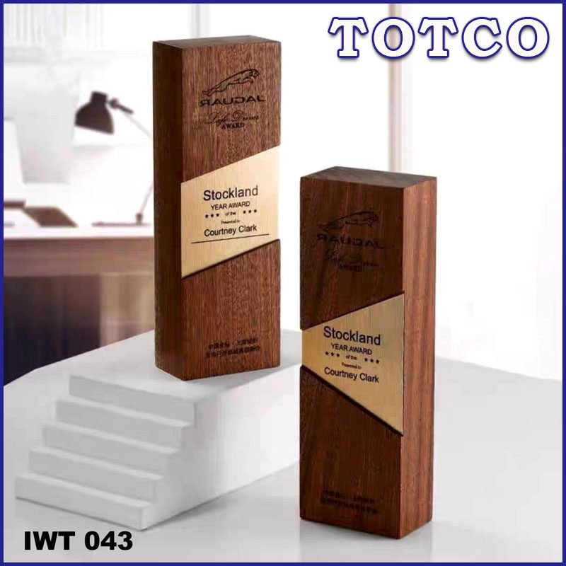 Exclusive Wooden Plaque IWT 043