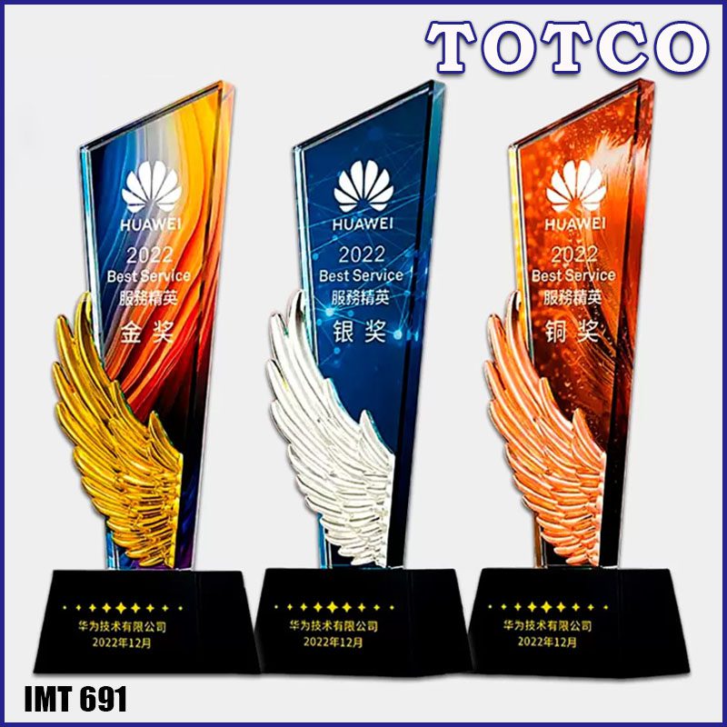 Exclusive Metal Crystal Award IMT 691